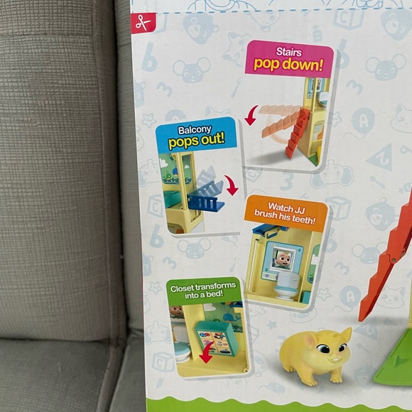 Cocomelon pop and play travel house figures toys playset - Picture 7 of 9